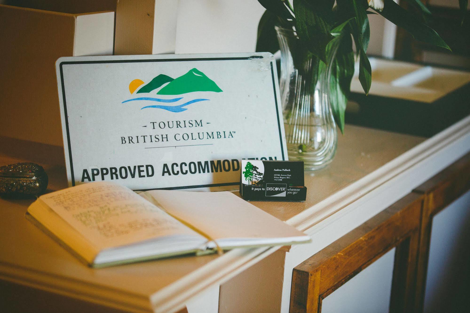 برينس روبيرت Tall Trees Bed & Breakfast المظهر الخارجي الصورة