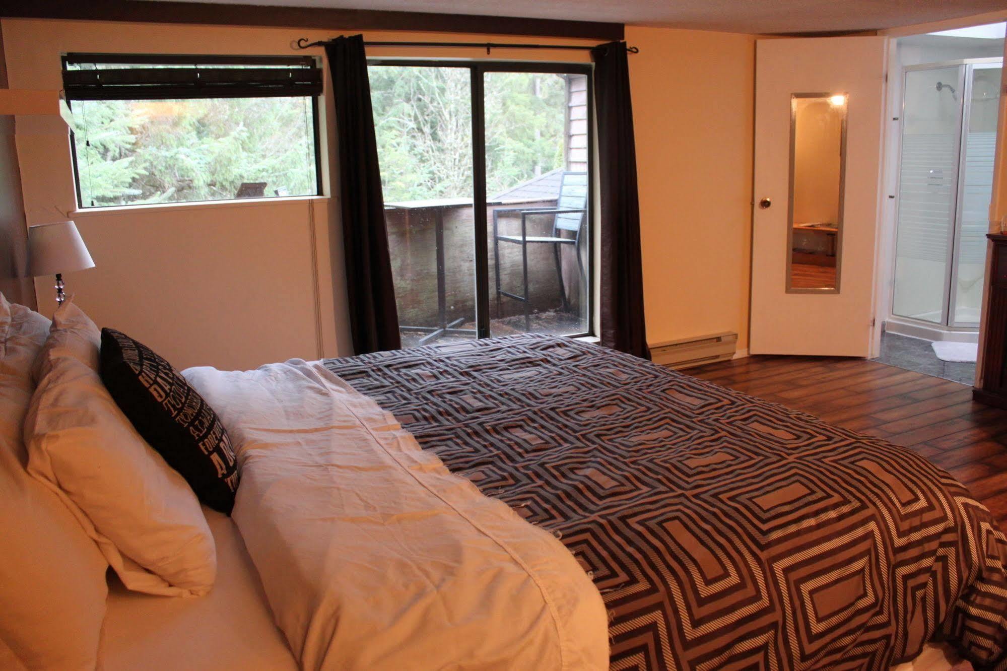 برينس روبيرت Tall Trees Bed & Breakfast المظهر الخارجي الصورة